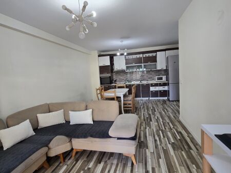 Apartament 2+1 per shitje te Komuna e Parisit