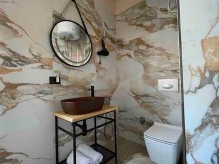 Apartament 1+1+ kuzhine te vecuar te Bulevardi Zogu i Pare!