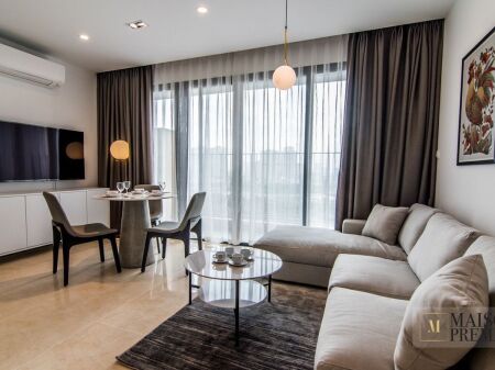 Komuna e Parisit- jepet me qera apartament modern 2+1+2.