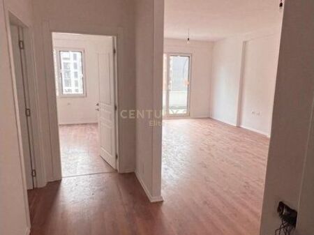 Shitet apartament 2+1 tek Kompleksi Mirabella!