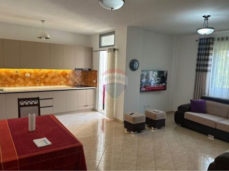 Apartament - Për Qira - Myslym Shyri, Tiranë