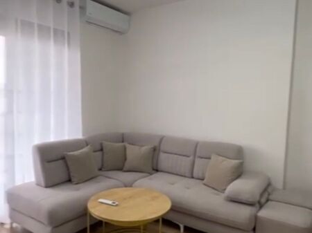 Super apartament me qera 1+1 Ish stacioni i Trenit