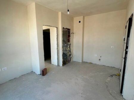 Apartament 1+1+Depo per shitje ne Ali Dem 131,000 €