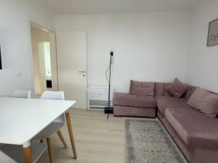 Shitet apartament 3+1 tek Rruga Mine Peza , Rruga e Durresit , Zogu i Zi .