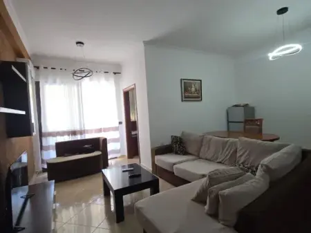 Qera | Apartament 2 + 1 | Yzberisht | 450 €/muaj