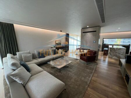 Shitet, Sky Villa Penthouse, Bllok