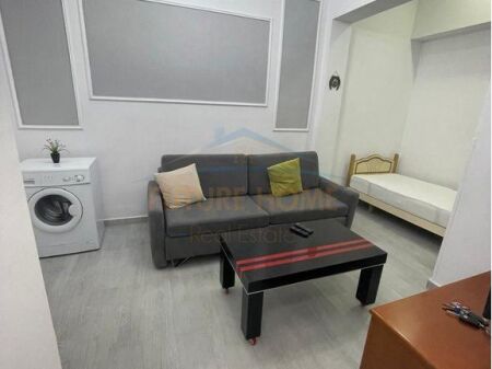 Rent, Studio apartment, Frosina Plaku Street, Tirana.