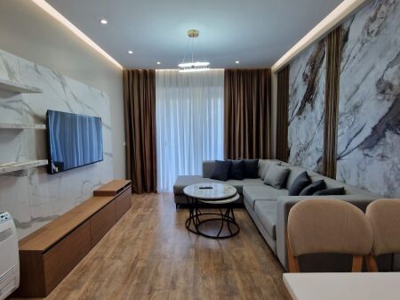 JEPET APARTAMENT ME QERA 1+1, RRUGA DRITAN HOXHA