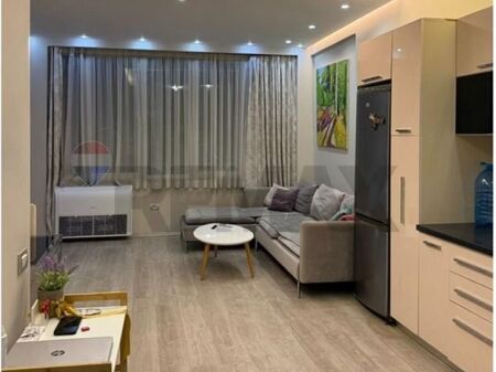 Pazari i Ri, Japim me Qira Apartament 1+1.