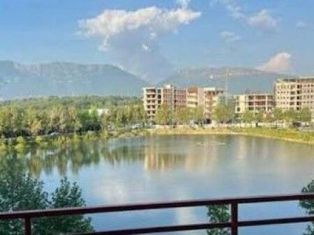 Jepet me qera apartament 2+1 në Liqenin e Thatë