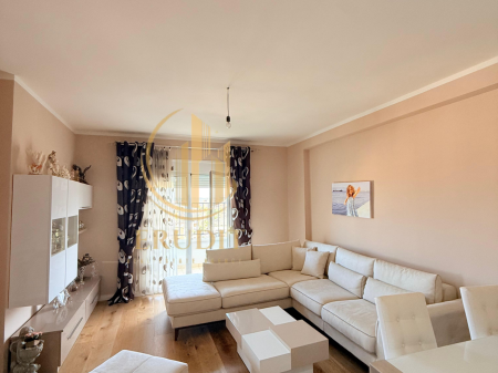 Apartament 2+1 me Pamje nga Deti në Shitje – Pranë Skelës, Transballkanike, Vlorë
