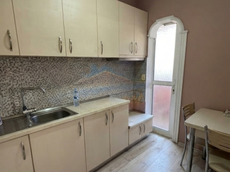 Shitet, Apartament 1+1, Irfan Tomini, Tiranë