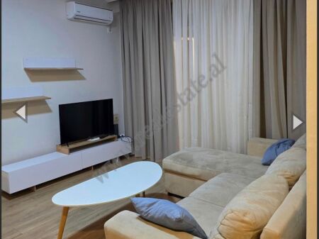 Jepet me qera 1+1 liqeni that te hotel Sokrati 50000 lek mobiluar