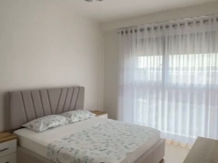 Jepet me qira apartament 1+1 te Ish-Stacioni i Trenit!