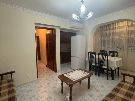 VIA DIBRES VICINO ALLA SCUOLA UNITA AFFITTASI – Appartamento 1+1  Posizione: Via Dibra, vicino al Commissariato N. 4  Piano: 2 (Palazzo esistente)