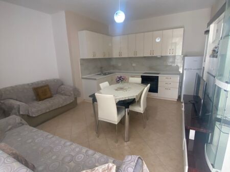  Affittasi il primo piano di una villa su 3 piani, 1+1  Astir, Via Loni Grigori, vicino al mercato Spring