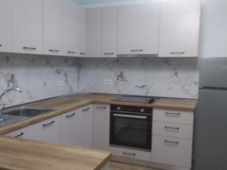 Appartamento 1+1 in affitto a E 88 !