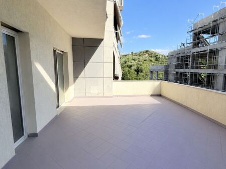 Appartamento 3+1 con veranda in vendita presso il complesso Mateo