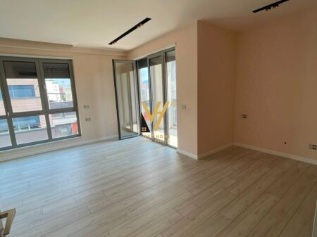 LOCALE COMMERCIALE 105 M2 IN AFFITTO IN VIA KAVAJES 140.000 LEKE