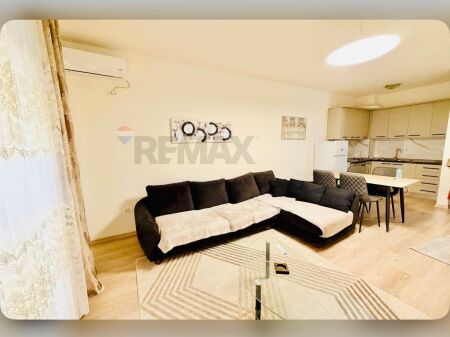  Apartament 1+1 me Qira  Pranë Pavarotit