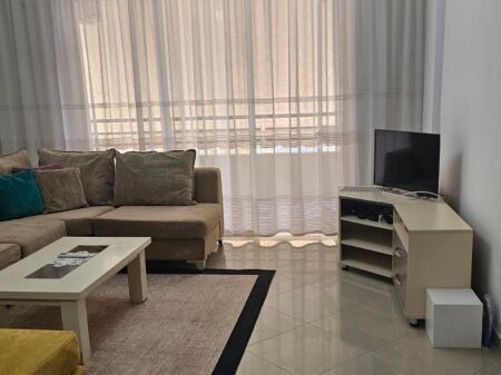 Jepet me qira apartament 1+1 në Astir!