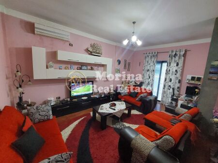 Shitje | Vilë 6 + 1 | Rruga 5 Maji | 320000 €