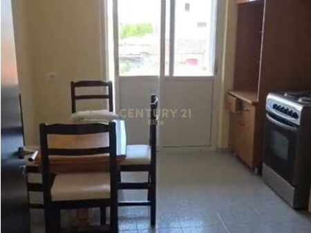 €350 al mese - Appartamento in affitto a Xhamllik!