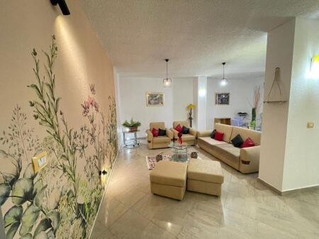 Jepet me qira apartament 2+1   Adresa: Rruga e Kosovarëve