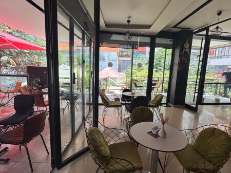 Locale Commerciale in Affitto ad Astir
