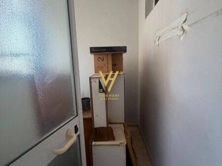 LOCALE COMMERCIALE IN AFFITTO 136 M2 A 21 DHJETORI 700 EURO