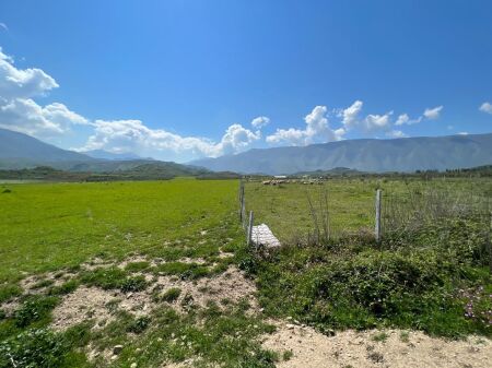 SHITET TOKË ARË 11,000 m² NË TRAGJAS, VLORË – IDEALE PËR AGROTURIZËM DHE INVESTIM