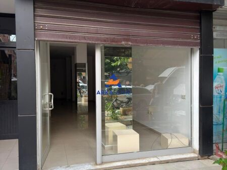 NEGOZIO IN AFFITTO 51M2 "VICINO AL KRISTAL CENTER" 70.000 LEKE