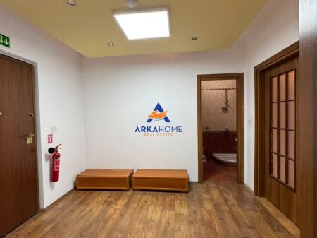 LOCALE COMMERCIALE IN AFFITTO 200M2 "ISH BLLOKU" 3200 EURO