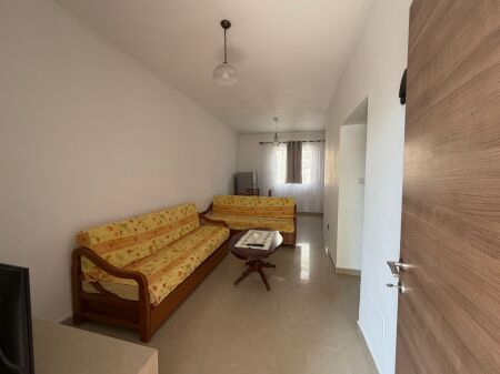 Opposite the 9-year school Mihal Grameno, a 1+1 furnished apartment is for rent, 45,000 Leke