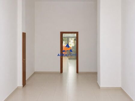 SHITET DYQAN 88M2 "TEK ISH TREGU ELEKTRIK, PRANË KLINIKËS GLOZHENI" 400000 EURO