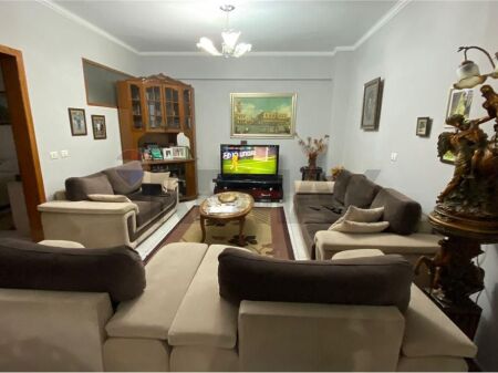 Apartament 2+1 per qira ne Laprake