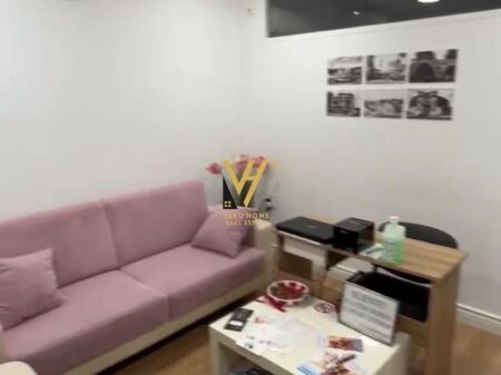 UFFICIO DI 80 M2 IN AFFITTO A BLLOK 120.000 LEKE