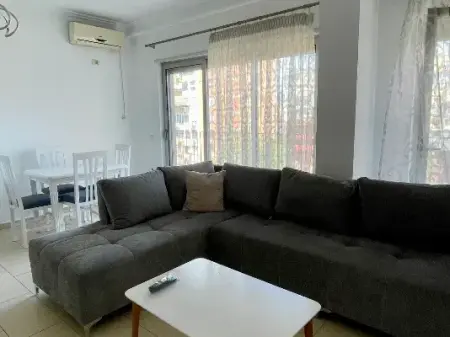 Affitto | Apartament 1 + 1 | Rruga Him Kolli | 800 €/mese