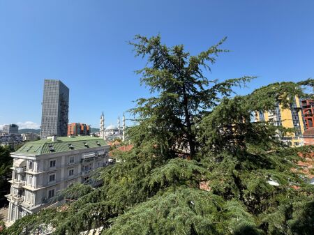 Apartment 2+1+2+ Parking at the Parliament