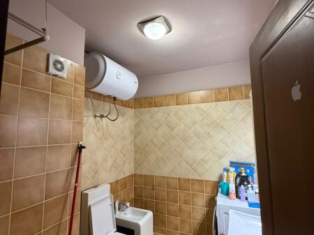 21-Dhjetori, affittasi appartamento 2+1.