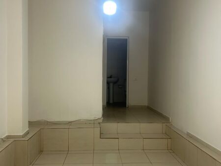 Rent | Ambjent Biznesi | Rruga Ferit Xhajko | 350 €/month