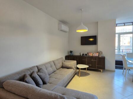 Apartament 2+1 me 2 tualete për qira – Rruga e Kosovarëve