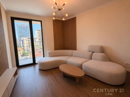  Apartament 2+1+2 me post parkimi për qira pranë Altana!