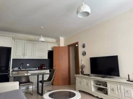 JEPET APARTMENT ME QIRA PRANE UJIT TE FTOHTE VLORE