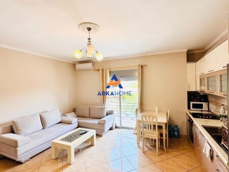 JEPET APARTAMENT ME QERA 1+1+BALLKON " RRUGA DISHA, PRANË RRETHIT TË SHKOZËS" 400 EURO