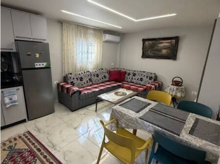 JAPIM ME QIRA APARTAMENT 1+1 RRUGA BARRDHYL