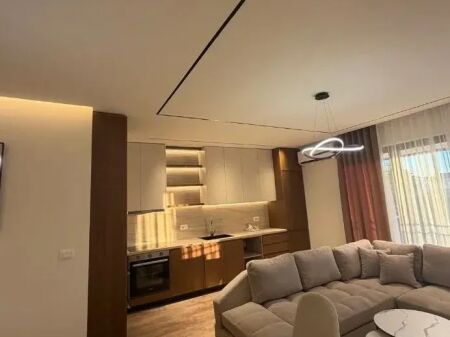 🏡 JEPET ME QIRA APARTAMENT 3+1+2 ME POST PARKIMI – BULEVARDI I RI