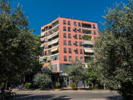 Shitet, Apartament 2+1+2, Zogu i Zi, Tiranë.