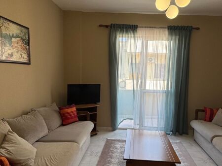 2+1 apartment for rent, Globe, opposite the Delijorgji Complex.