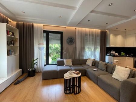 Villa in affitto, Varri i Bamit (Zona Ish Venue), Tirana